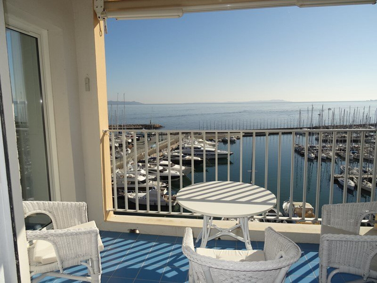 T2 + cabine 4 pers. au port, climatisé, vue mer - Photo 1