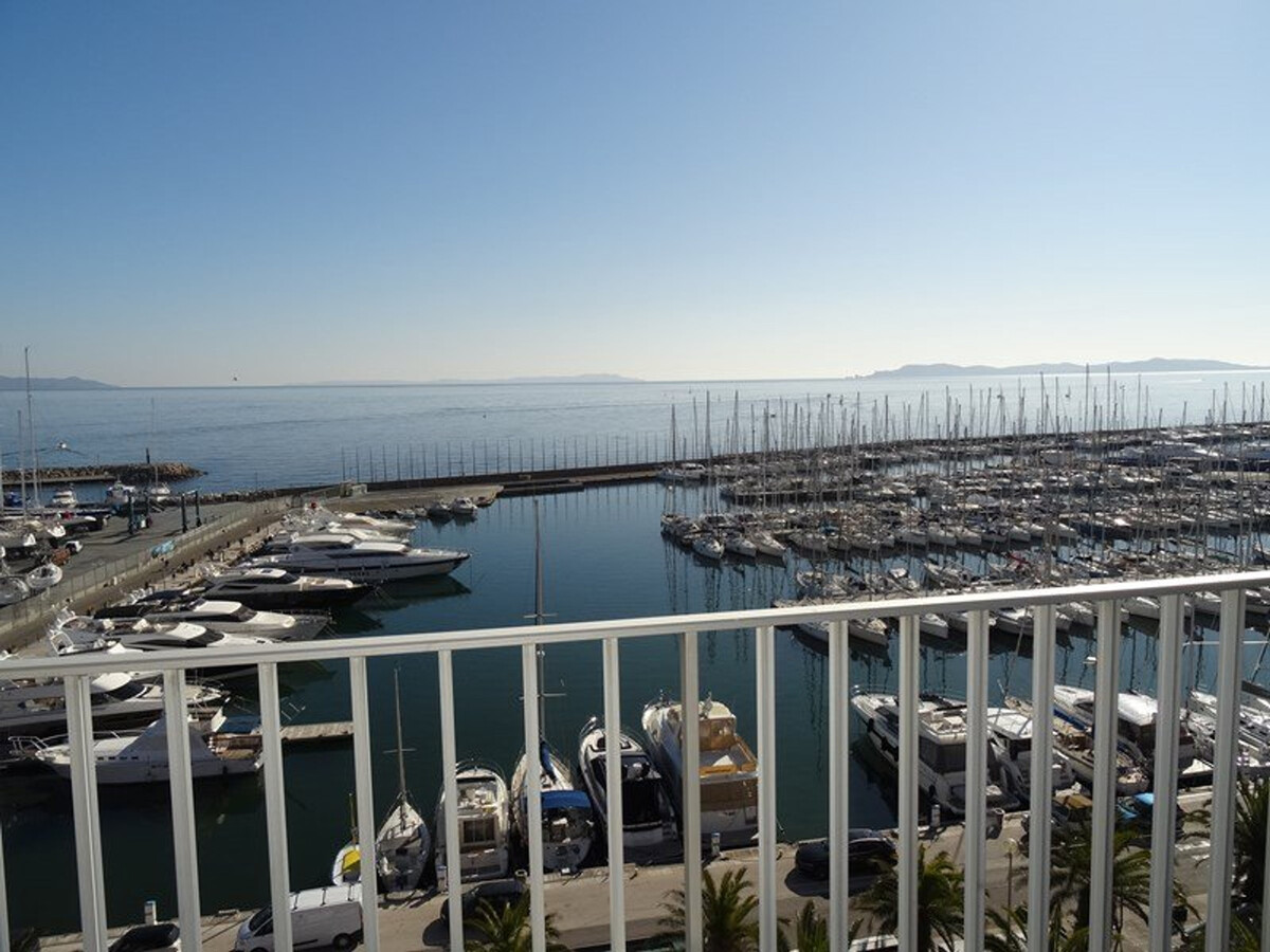 T2 + cabine 4 pers. au port, climatisé, vue mer - Photo 2
