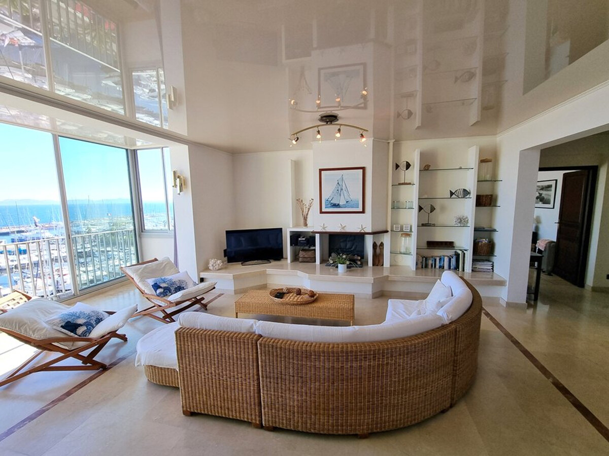 Appartement 120 m² vue mer, 2 terrasses, 6e étage à Hyères - Photo 1