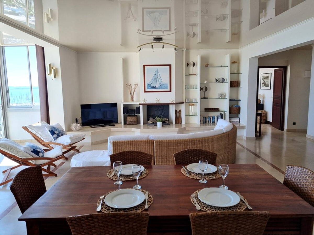 Appartement 120 m² vue mer, 2 terrasses, 6e étage à Hyères - Photo 3