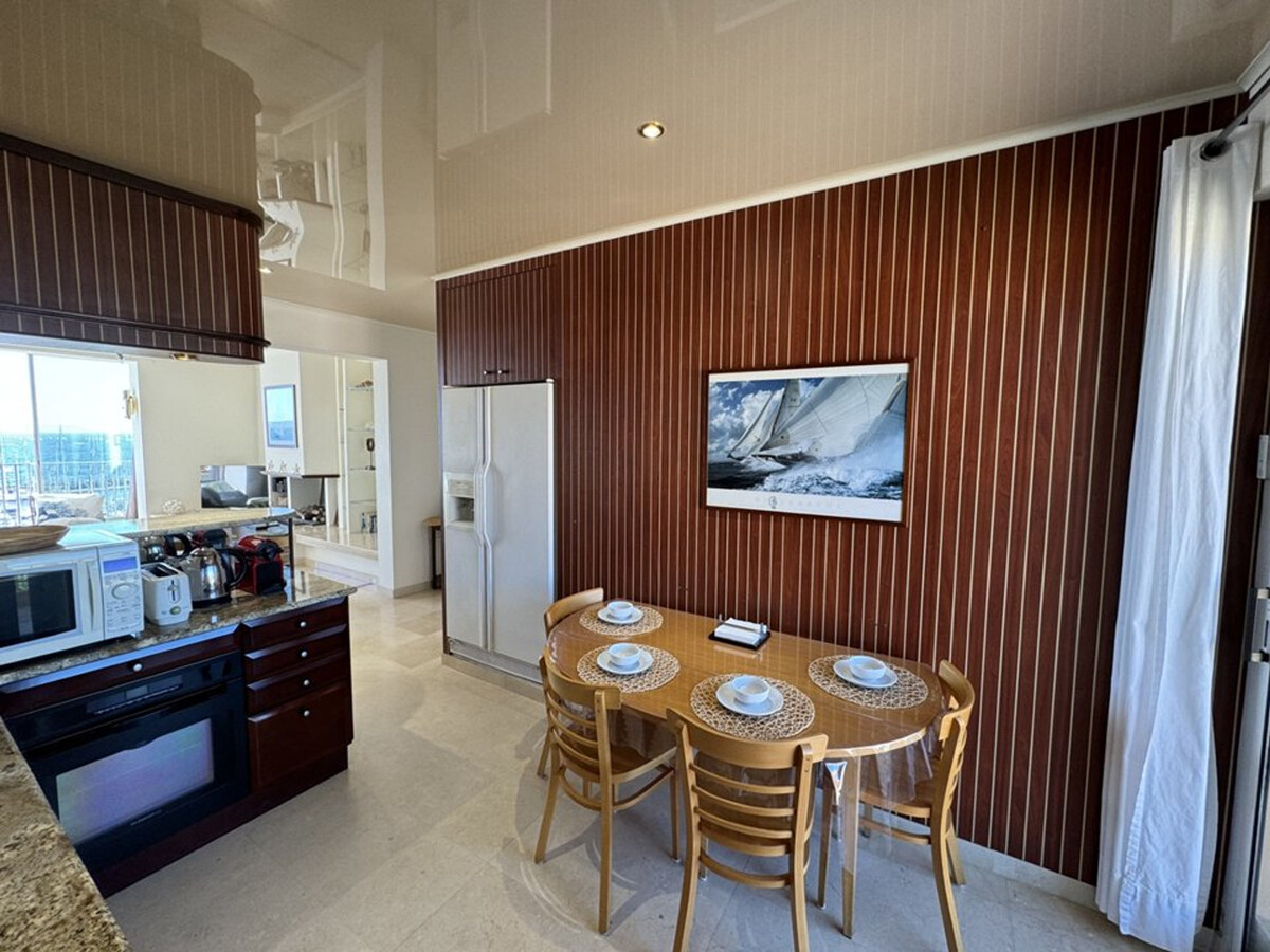 Appartement 120 m² vue mer, 2 terrasses, 6e étage à Hyères - Photo 4