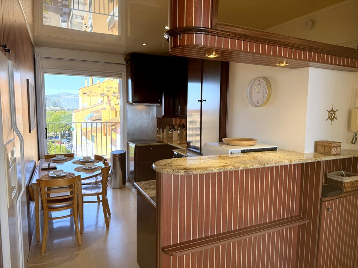 Appartement 120 m² vue mer, 2 terrasses, 6e étage à Hyères - Photo 6