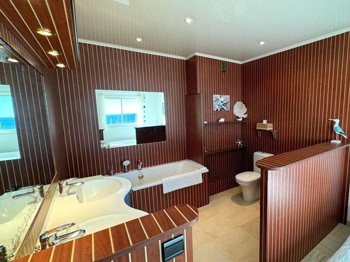 Appartement 120 m² vue mer, 2 terrasses, 6e étage à Hyères - Photo 11