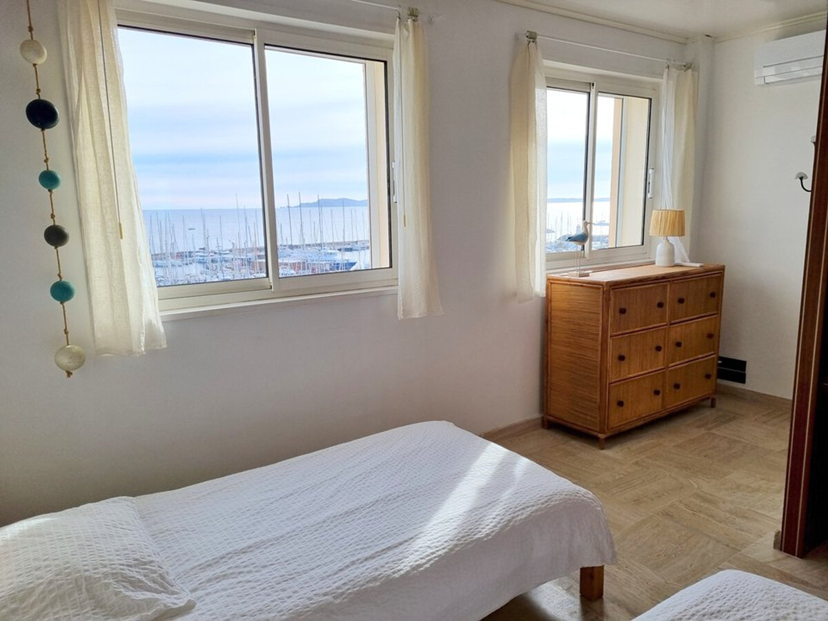 Appartement 120 m² vue mer, 2 terrasses, 6e étage à Hyères - Photo 15