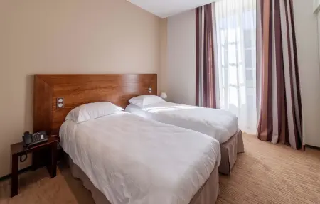 Appartement 2 chambres avec piscine intérieure à Saint-Affrique : photo 28
