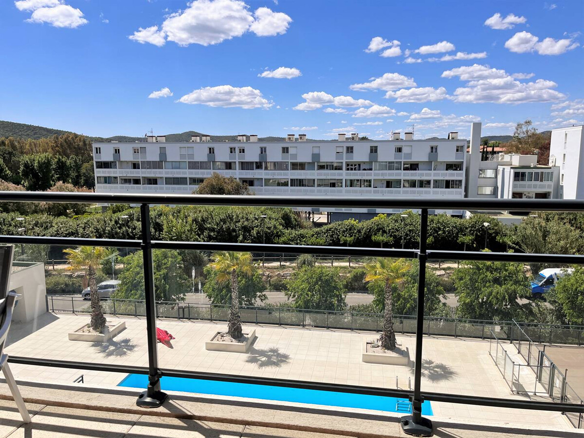 T2 climatisé avec terrasse et piscine au Lavandou - Photo 3