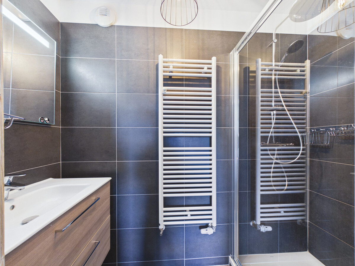Appart 4 étoiles, balcon 13m², parking & local ski - Photo 9