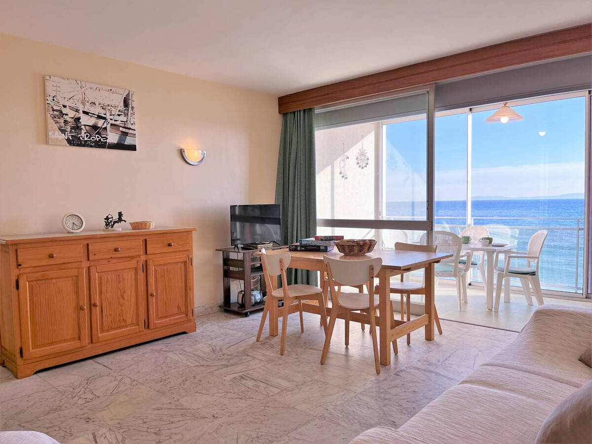 Appartement 2 pièces pieds dans l'eau au Lavandou - Photo 3