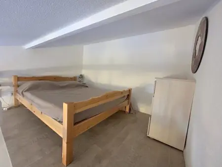 Maisonnette T2 mezzanine climatisée à 900 m de la plage : photo 4