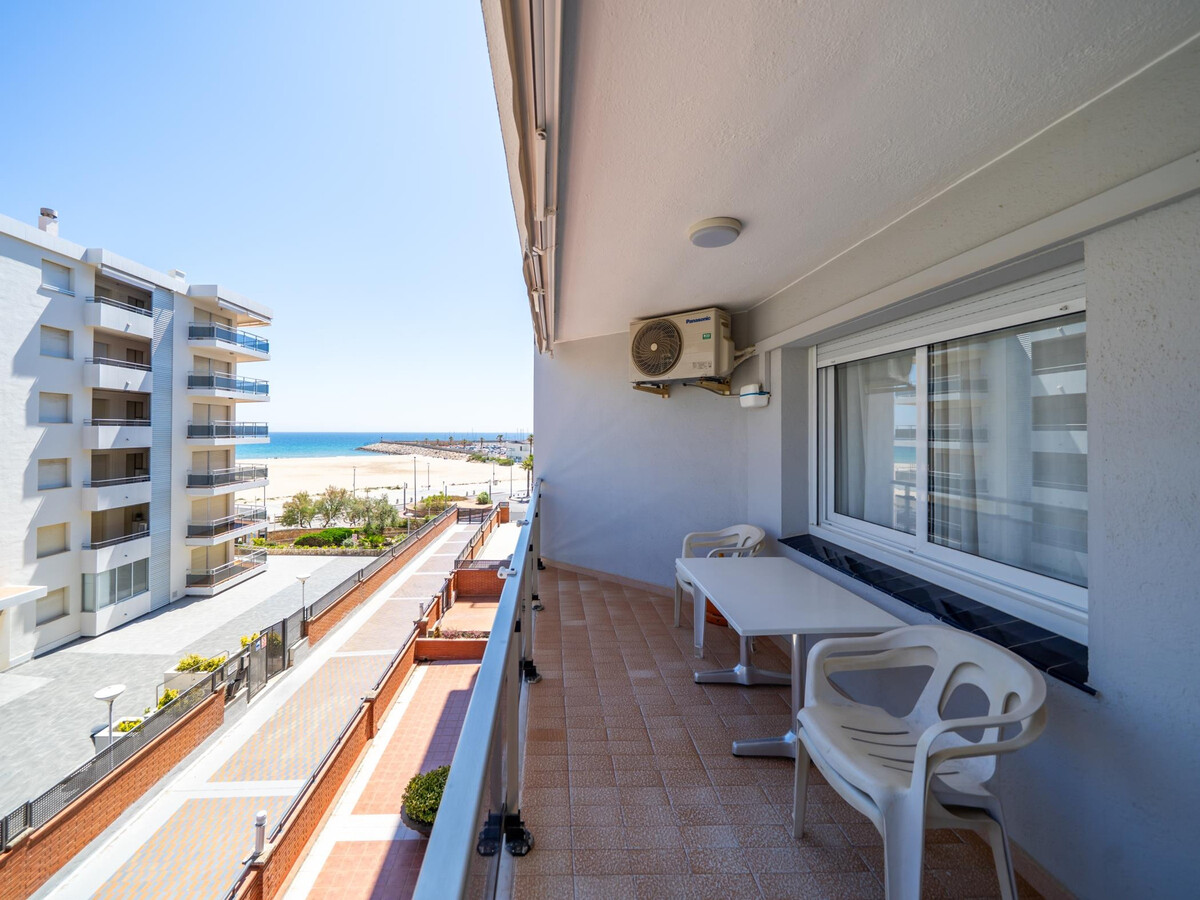 Appartement face à la mer à Torredembarra, 2 ch, balcon - Photo 1
