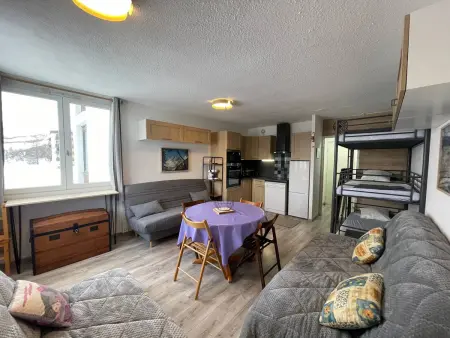 Location appartement à Enchastrayes, Studio rénové au Super Sauze, accès pistes, 5-6 pers.