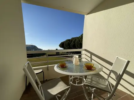 Location appartement à Port Camargue, Studio Cabine 4 Couchages avec Terrasse et Parking Privé, Accès Direct Plage - Port Camargue