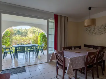 Location appartement à Biscarrosse, Appartement à Biscarrosse avec Piscine, Boulodrome et Terrasse – 7 Personnes, Ménage Inclus
