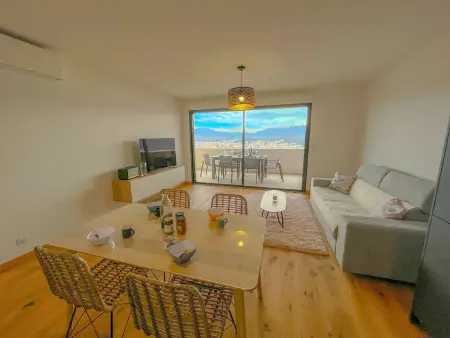 Location appartement à Ajaccio, Ajaccio: Appartement 2 pièces climatisé avec parking