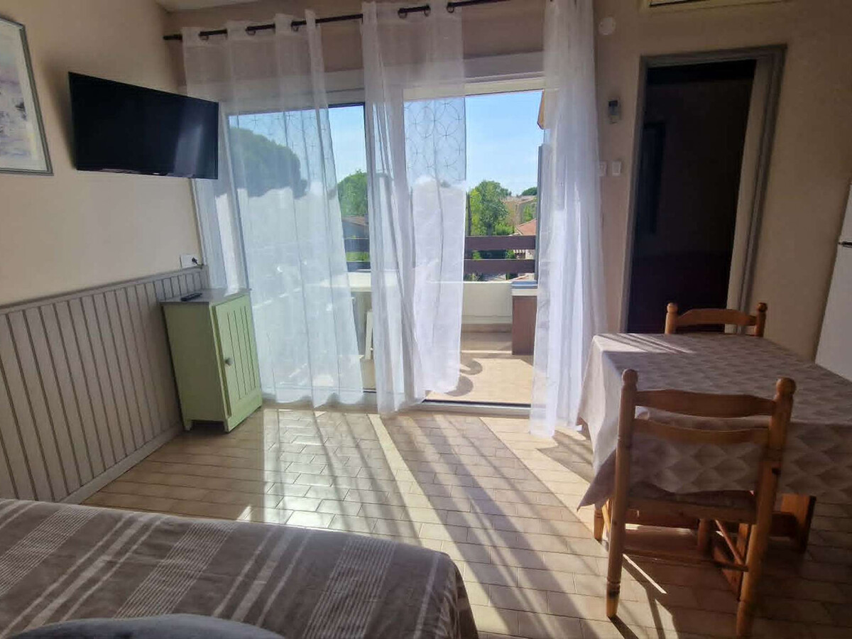 Studio climatisé terrasse & parking privé au Grau d'Agde - Photo 4
