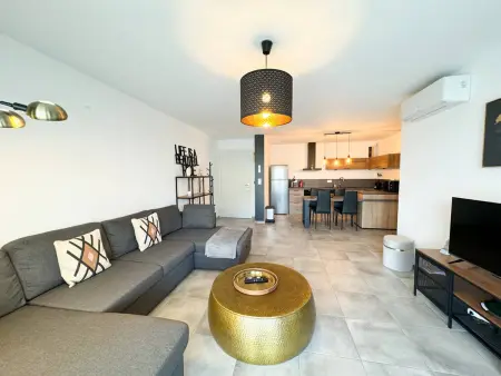 Location appartement à Propriano, Appartement Lumineux Proche Mer et Centre-Ville avec Terrasse et Parking