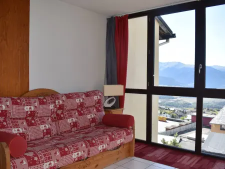 Location appartement à Font Romeu Odeillo Via, Studio Cabine au Centre, Accès Direct aux Pistes, WIFI, Parking