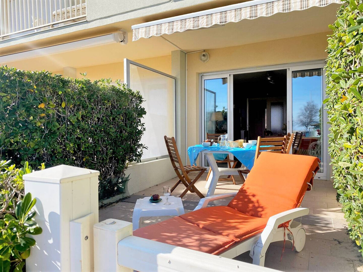Appartement pieds dans l'eau au Lavandou, parking inclus - Photo 2