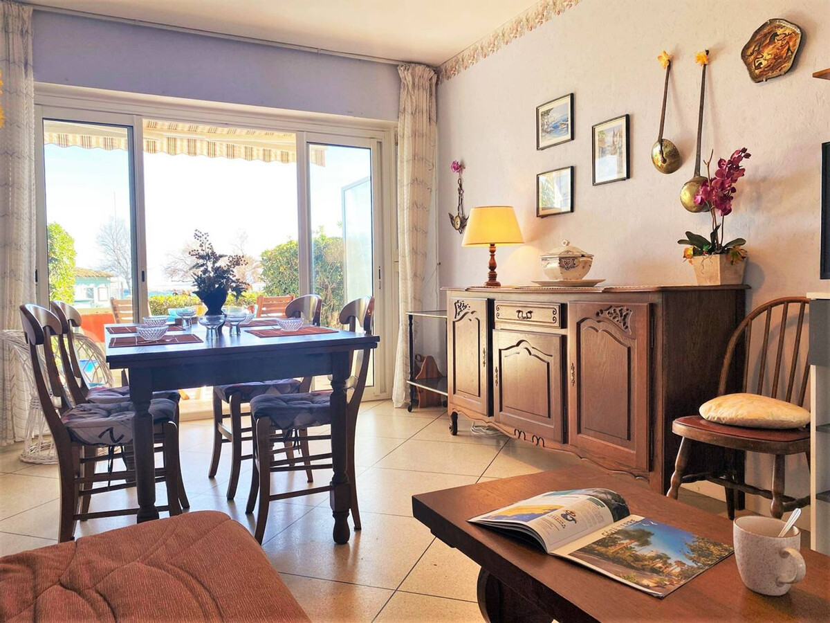 Appartement pieds dans l'eau au Lavandou, parking inclus - Photo 5