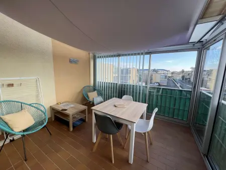 Location appartement à Valras Plage, T2 Climatisé, Loggia Ensoleillée, Parking Privé, à 550m de la Plage - Valras-Plage