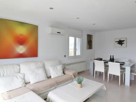 Location appartement à Palamós, Appartement moderne à deux pas de la plage avec terrasse, climatisation, Wi-Fi et parking