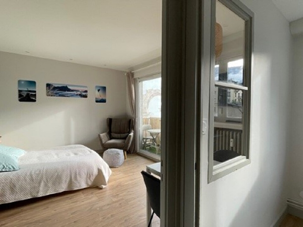 Studio rénové centre-ville Aix-les-Bains, balcon et local vélo - Photo 2