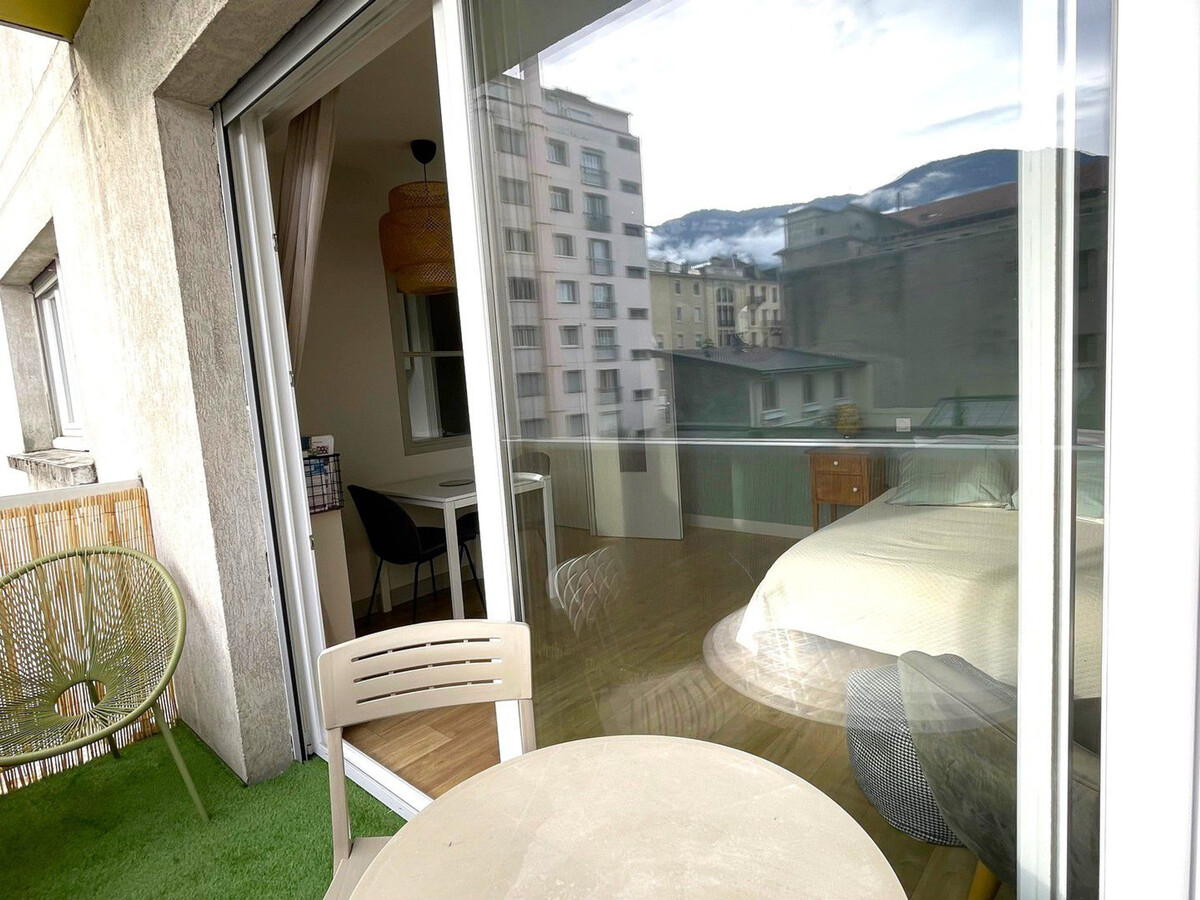 Studio rénové centre-ville Aix-les-Bains, balcon et local vélo - Photo 6