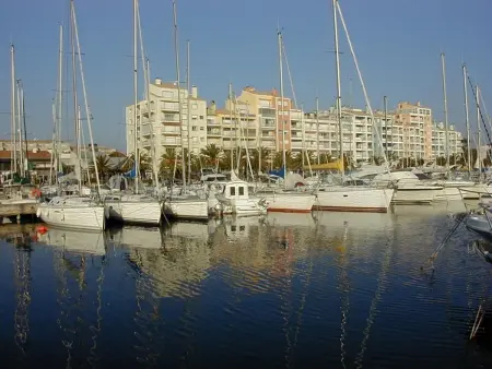 T1 Climatisé au Port de Hyères avec Véranda meublée, proche Plages et Commerces - Photo 9