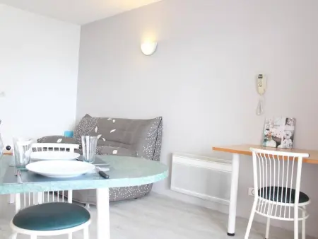 Location appartement à La Rochelle, Studio calme avec balcon aux Minimes