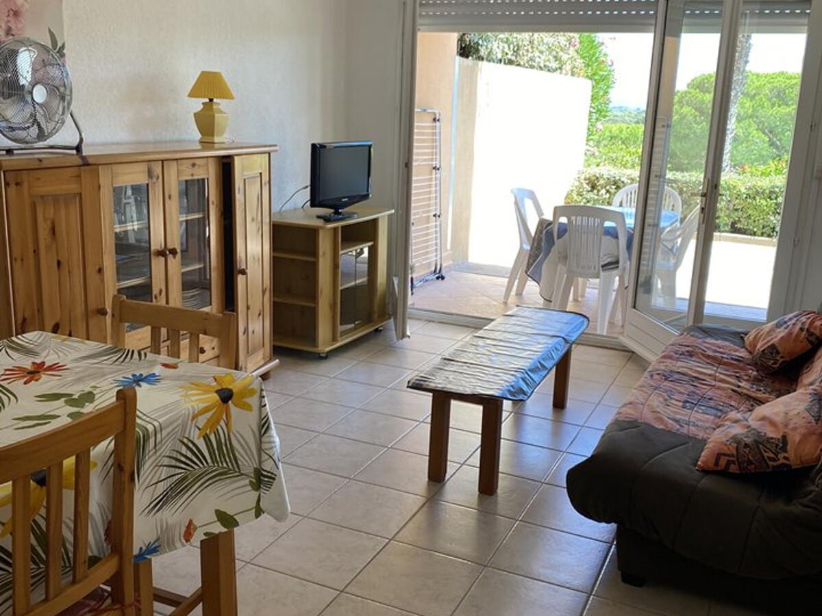 T2 rez-de-jardin Giens avec grande terrasse et piscine - Photo 3