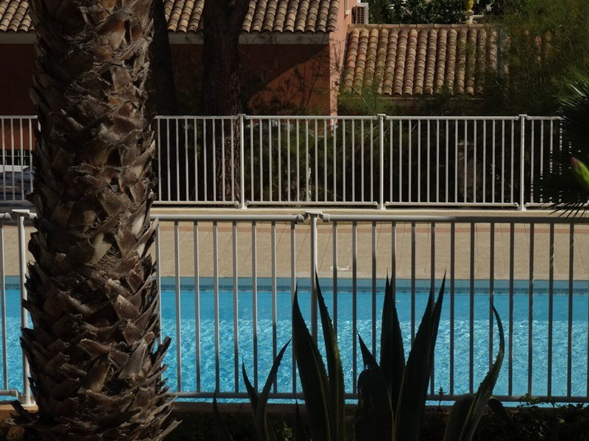 T2 rez-de-jardin Giens avec grande terrasse et piscine - Photo 10
