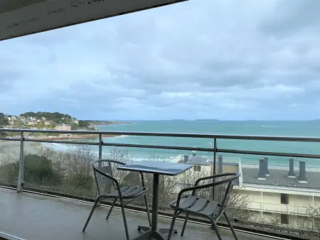 Location appartement à Perros Guirec, Bel appartement avec WiFi, balcon et garage à Perros-Guirec
