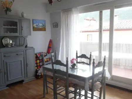 Location appartement à Amélie les Bains Palalda, Confortable F2 avec terrasse et parking, proche des cures et du centre-ville dAmélie-les-Bains