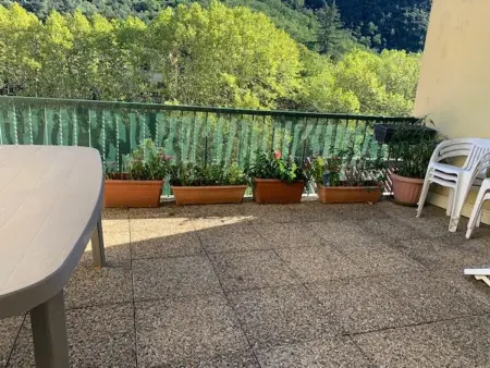 Location appartement à Amélie les Bains Palalda, Duplex confortable avec grande terrasse, climatisation et proche des thermes