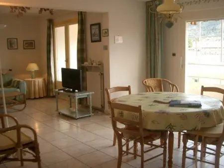 Location appartement à Amélie les Bains Palalda, Charmant F2 avec Garage et Terrasse, 3 couchages, proche cures et centre-ville, Amélie-les-Bains