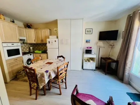 Studio 25 m² centre-ville avec balcon et garage : photo 2