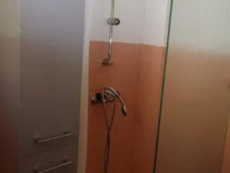 F2 climatisé 45m² avec balcon 15m², centre-ville Amélie-les-Bains : photo 6