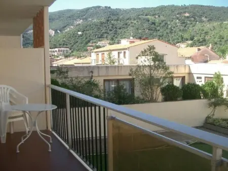 F2 climatisé 45m² avec balcon 15m², centre-ville Amélie-les-Bains : photo 7
