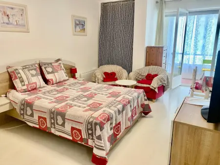 Studio 31m² avec loggia à 50m des cures : photo 8