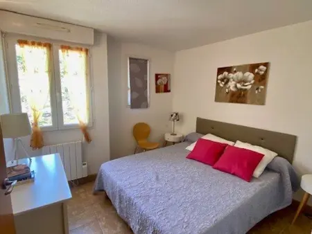 Charmant F2 à Amélie-les-Bains avec parking, ascenseur et équipements complets - Photo 1