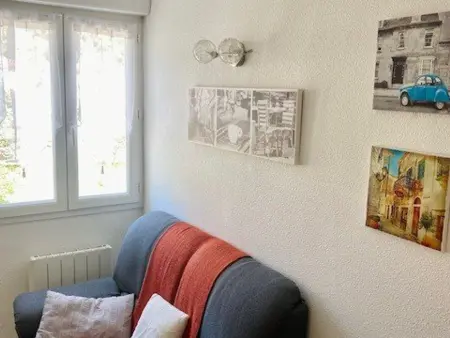 Charmant F2 à Amélie-les-Bains avec parking, ascenseur et équipements complets - Photo 4