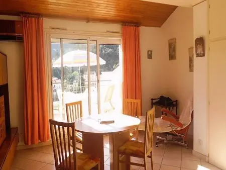 F2 climatisé 55m² avec terrasse 16m² et parking : photo 3