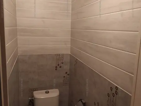 F2 climatisé 55m² avec terrasse 16m² et parking : photo 6