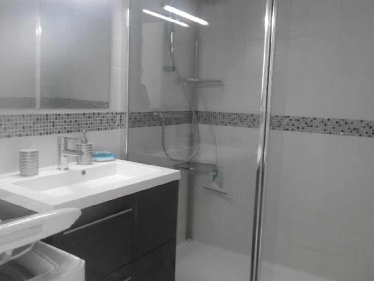 Studio 35 m² avec loggia à 100 m des thermes - Photo 5