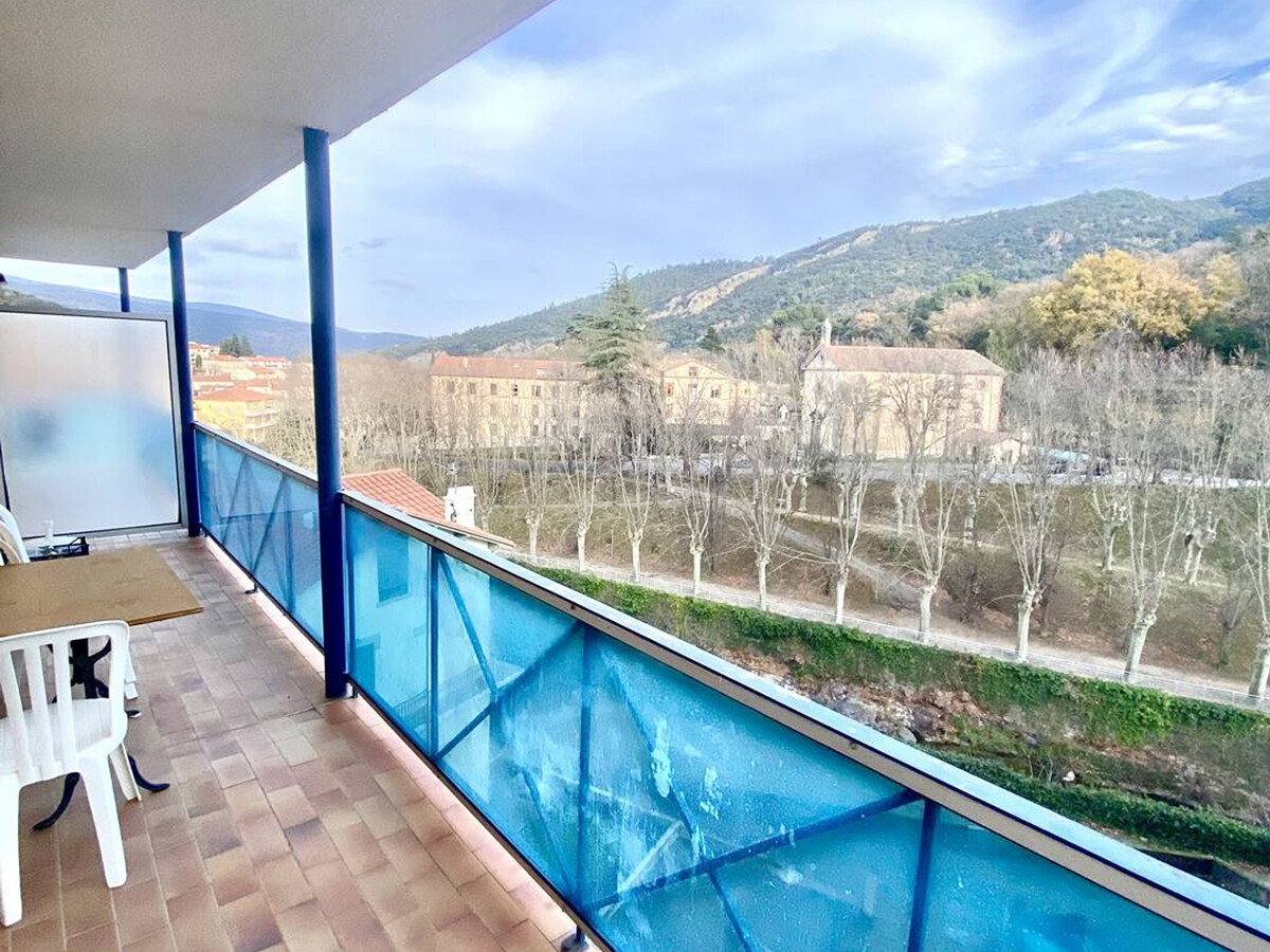 F2 balcon 40m² à 50m des Thermes d'Amélie-les-Bains - Photo 5