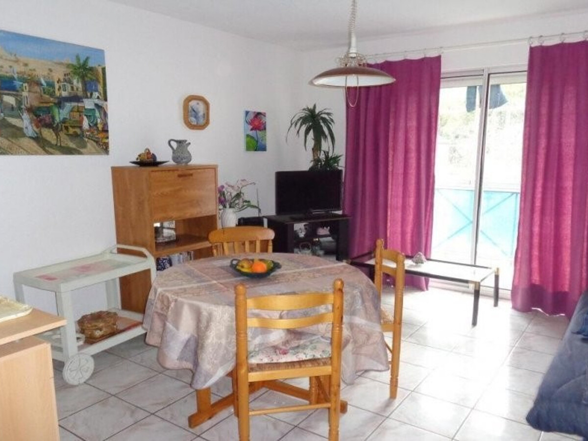 F2 balcon 40m² à 50m des Thermes d'Amélie-les-Bains - Photo 8