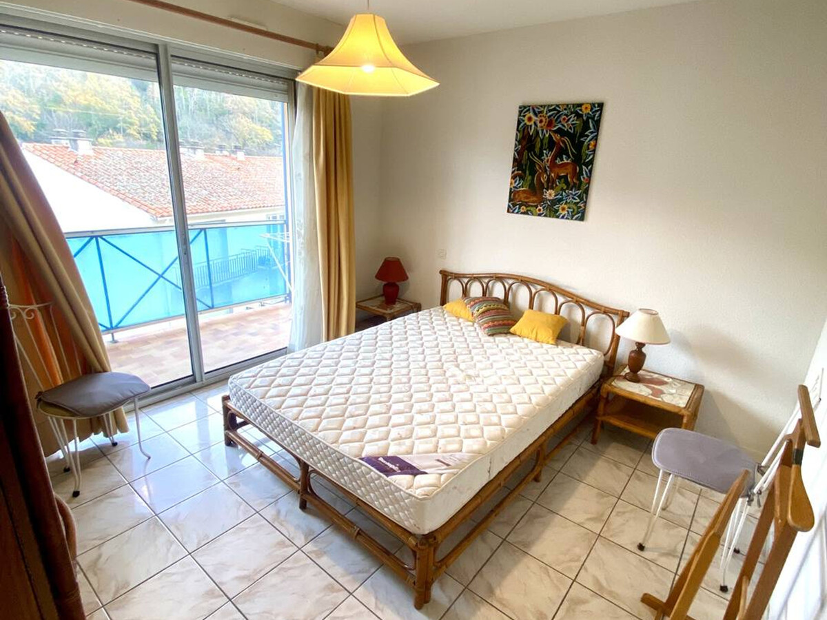 F2 balcon 40m² à 50m des Thermes d'Amélie-les-Bains - Photo 10