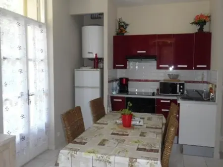 F2 balcon et parking à 100m des cures – Amélie-les-Bains : photo 3
