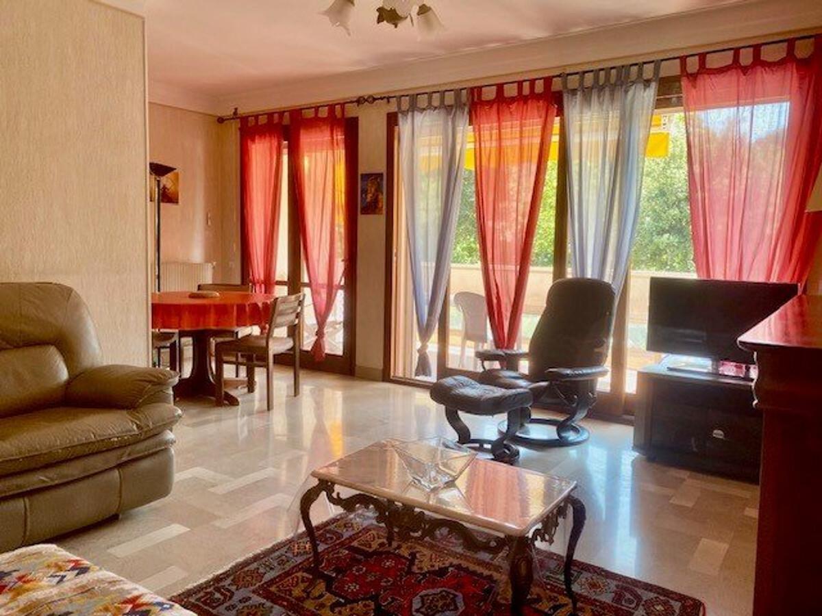 F2 traversant 54 m² avec terrasse sud et parking - Photo 5