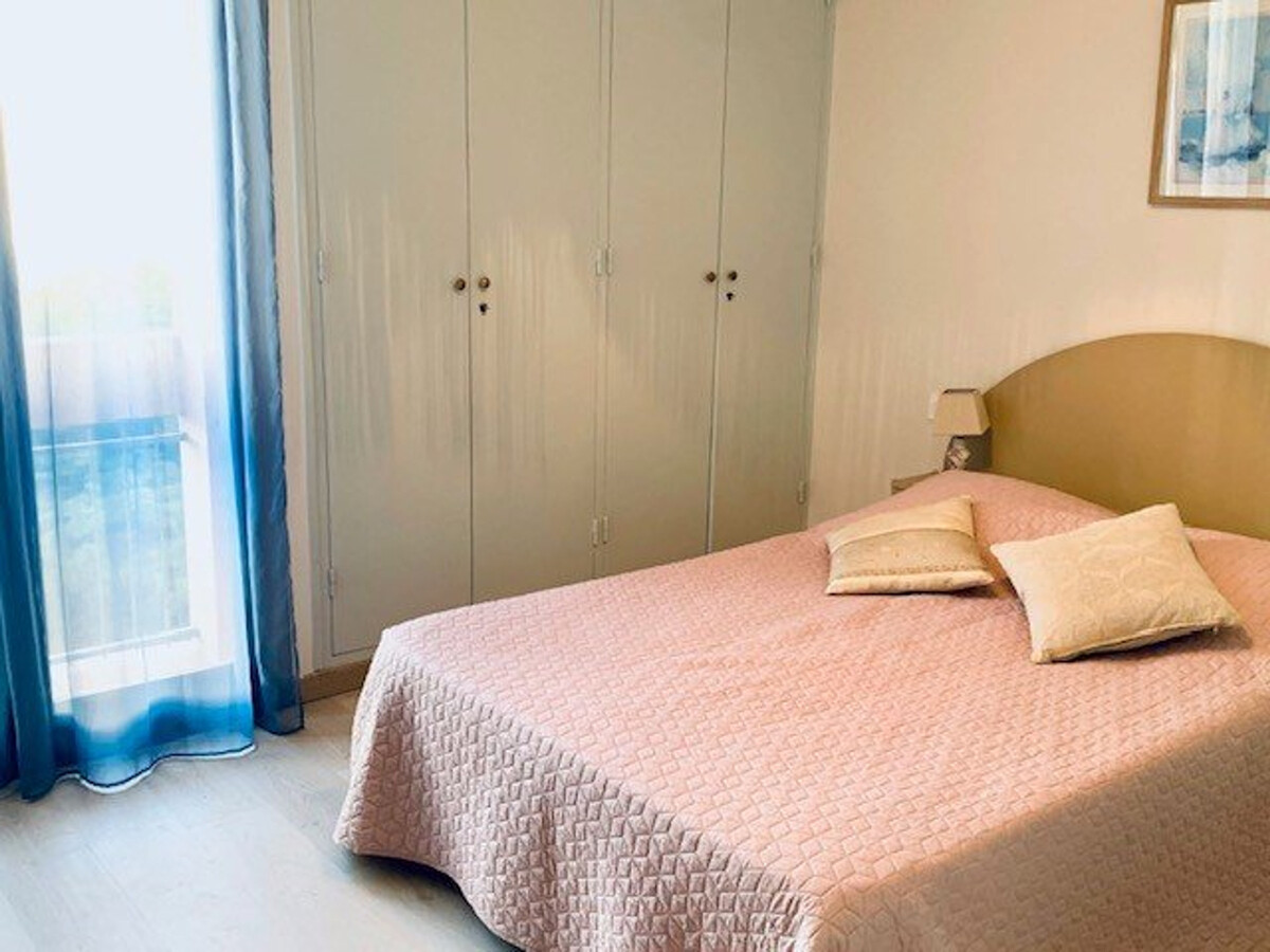 F2 traversant 54 m² avec terrasse sud et parking - Photo 8
